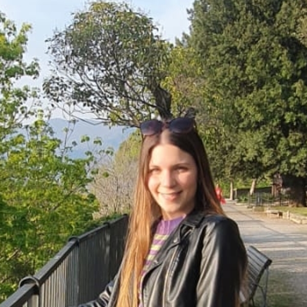Studentessa indirizzo turistico propone lezioni a Brescia (e provincia) di francese; ho vissuto per un mese in Francia.