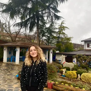 Tuğba - Matematik öğretmeni - İstanbul