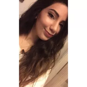 Elif - İngilizce öğretmeni - İstanbul