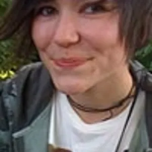 Denise - Philosophielehrerin - Halle