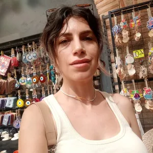 Songül - Okul derslerine destek öğretmeni - 