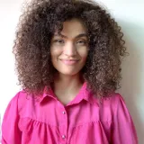 Isabela - Prof de flauta de bisel - Dona Clara