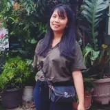 Lia - Guru ekonomi - Medan