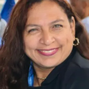 Kelly Araujo - Professor de administração - São Gonçalo