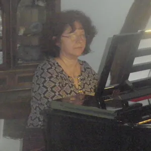 Nelly - Prof de piano - Lux