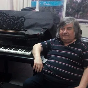 Gustavo - Profesor de piano - Santiago