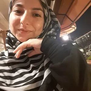 Ayşenur - Almanca öğretmeni - 