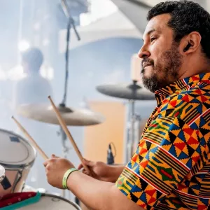 Junior Dusik - Professor de Bateria - 