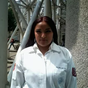 Gaby - Profesor de microbiología - CDMX