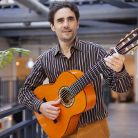 Professeur de flamenco 20 ans d'expérience donne cours de guitare sur Skype ou à Paris