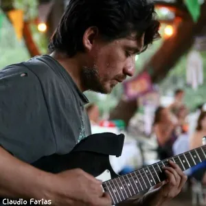 Claudio - profesor de guitarra clásica - Unquillo