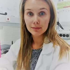 Joana - Professor de química - Almada