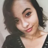 Emily - Prof de comunicação social - 