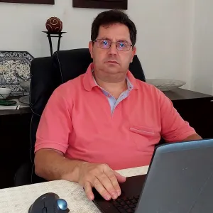 António - Prof de iniciação à informática - Coimbra
