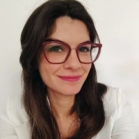 Hi guys! I'm Mariana, I graduated in Portuguese and Spanish. I teach Portuguese and Spanish lessons over 10 years for children, young people and adults. ¡ME ENCANTA ENSEÑAR!