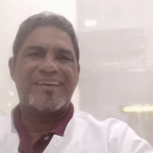 Wallace - Prof de biologia - Curitiba