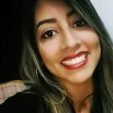 Carla - Prof de português para estrangeiros - Aluísio Pinto