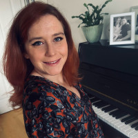 Young professional musician in London offering an empowering approach to learning music.