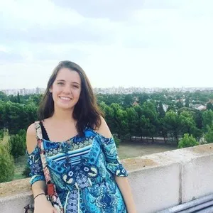 Letícia - Professor de biologia - Caxias do Sul (Rio Grande do Sul)