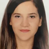 Nur - Ödevlere yardım öğretmeni - İstanbul