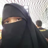 Nadiah - Guru farmasi - Makassar