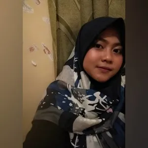 Fina - Guru dukungan untuk siswa dengan disleksia - Semarang