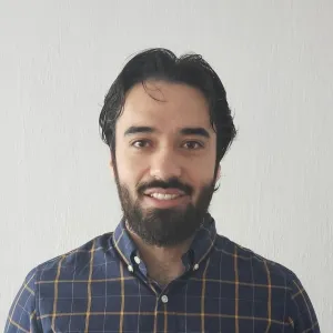 Pedro - profesor de economía - Zapopan