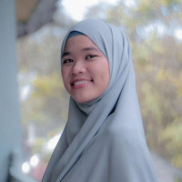 Mahasiswi Komunikasi lulusan Gontor Putri memiliki pengalaman mengajar Mengaji dan Bahasa Arab