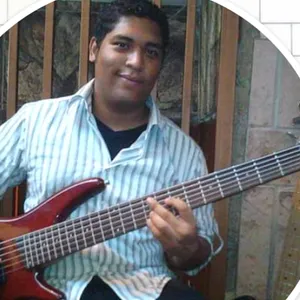 Luifer - Profe de éveil musical - Medellín