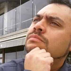 Yonel - Profesor de diseño gráfico - Valparaíso