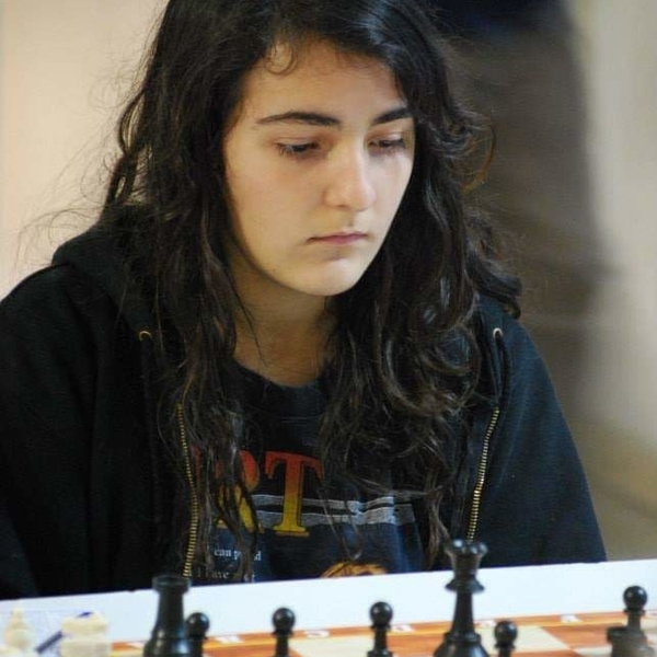 Istruttrice di Base SNaQ (Sistema Nazionale Qualifiche dei Tecnici Sportivi) impartisce lezioni di scacchi individuali e/o di gruppo