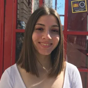 Andreea - Profe de solfeo - Turís