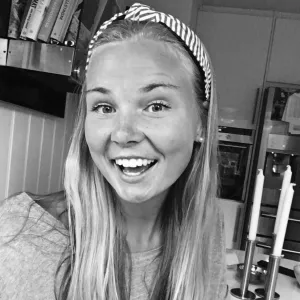 Mia -  tennislærer - Oslo