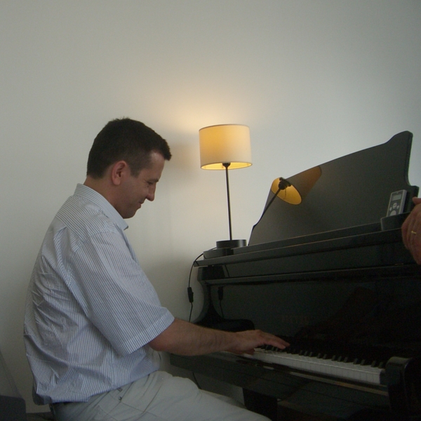 Cours de Piano à domicile par Professeur Diplômé cours de Piano Solfège  Paris- Vincennes- Saint-Mandé- Montreuil-Fontenay-sous-Bois