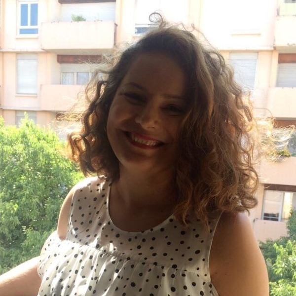 Enseignante en collège propose cours de Français / Histoire-Géographie à Lyon et sa banlieue.