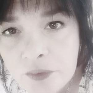 Frederique - Prof de peinture - Courcelles