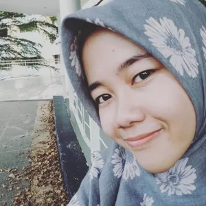 Mariyatul - Guru farmasi - Tangerang Selatan