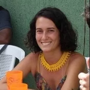 Júlia - Professor de Sociologia - Centro