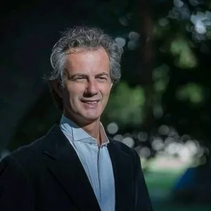 Mario - Profesor canto - Santos lugares