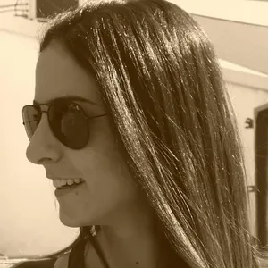 AYLİN - Takı tasarım öğretmeni - İzmir