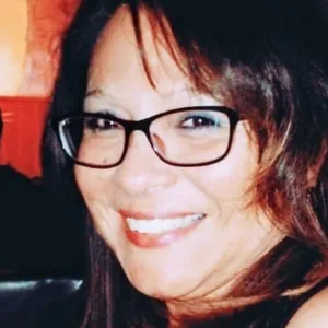 Cynthia - Profesor de administración y organización - Puebla