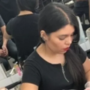 Valentina - profesor de cosmetología - Maipú