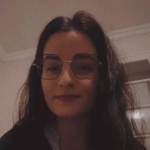 Florine - Prof d'histoire - géo - Bordeaux