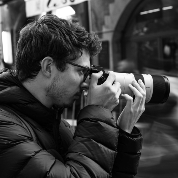 Photographe professionnel donne cours de photo débutant et amateur orienté sur la pratique, à Genève