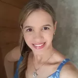 Jacqueline Paola - Prof de comunicação - Castelo
