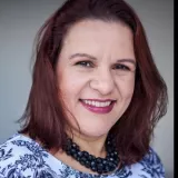 Carol - Prof de marketing - 