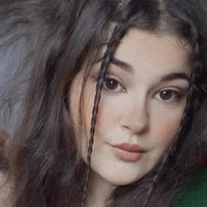 Ece - Biyoloji öğretmeni - 