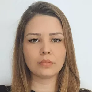 Camila - Prof de saúde pública - 