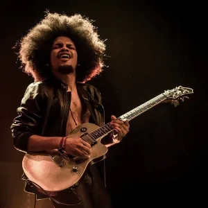 Shahrukh - gitarrlärare - Gävle