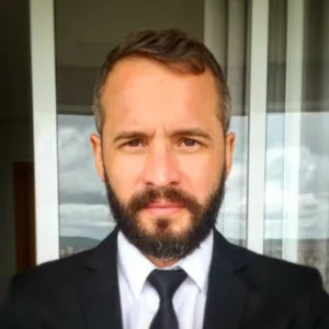 Guilherme - Professor de finanças - Montes Claros